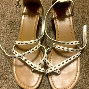 Women’s sandals